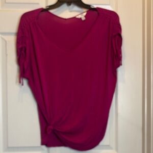 Time and Tru Fuchsia V-Neck Short Sleeve Top